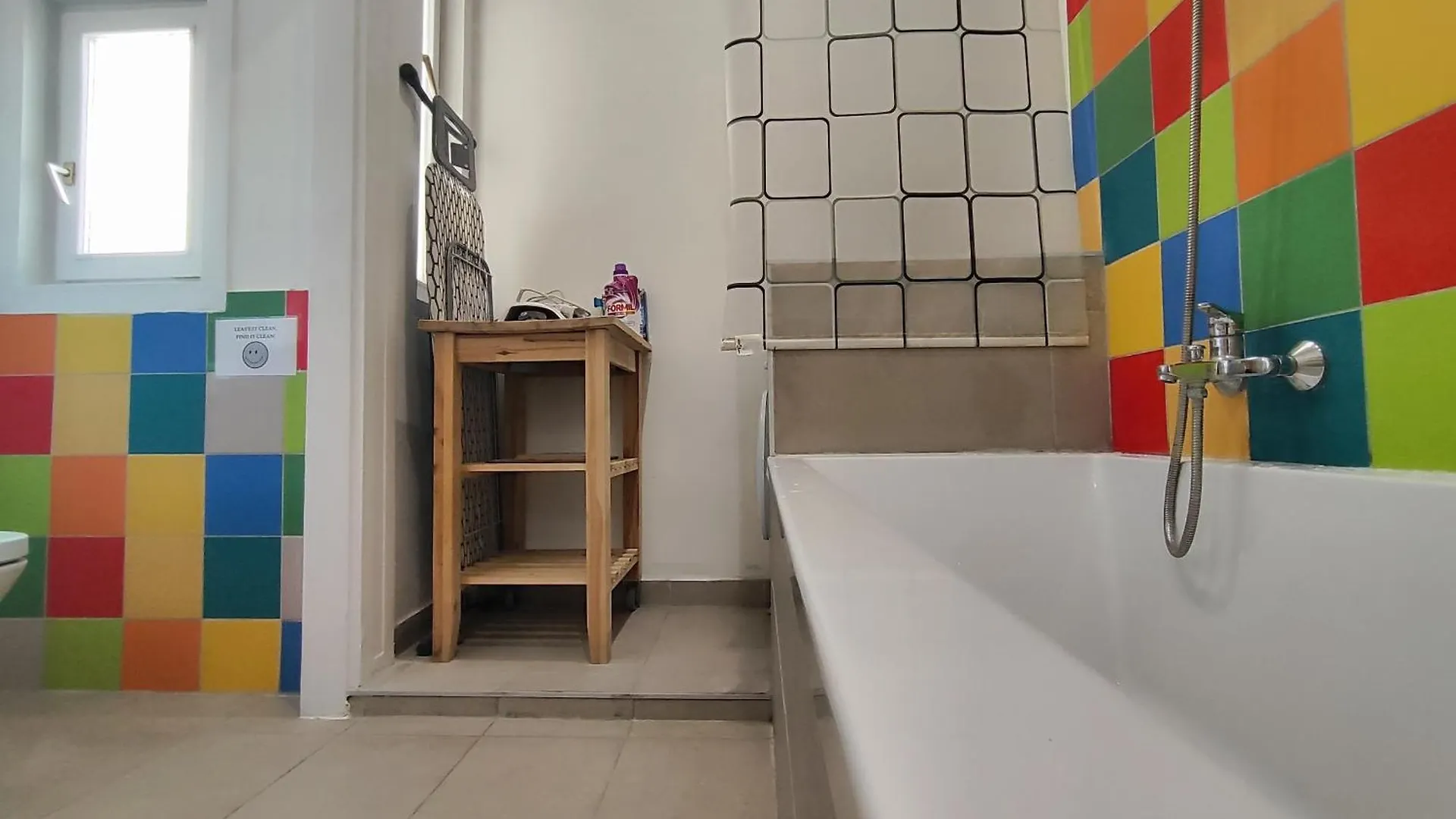 Charmhub Budapest: Your Stylish Sanctuary In The Heart Of The City 0*, Boedapest