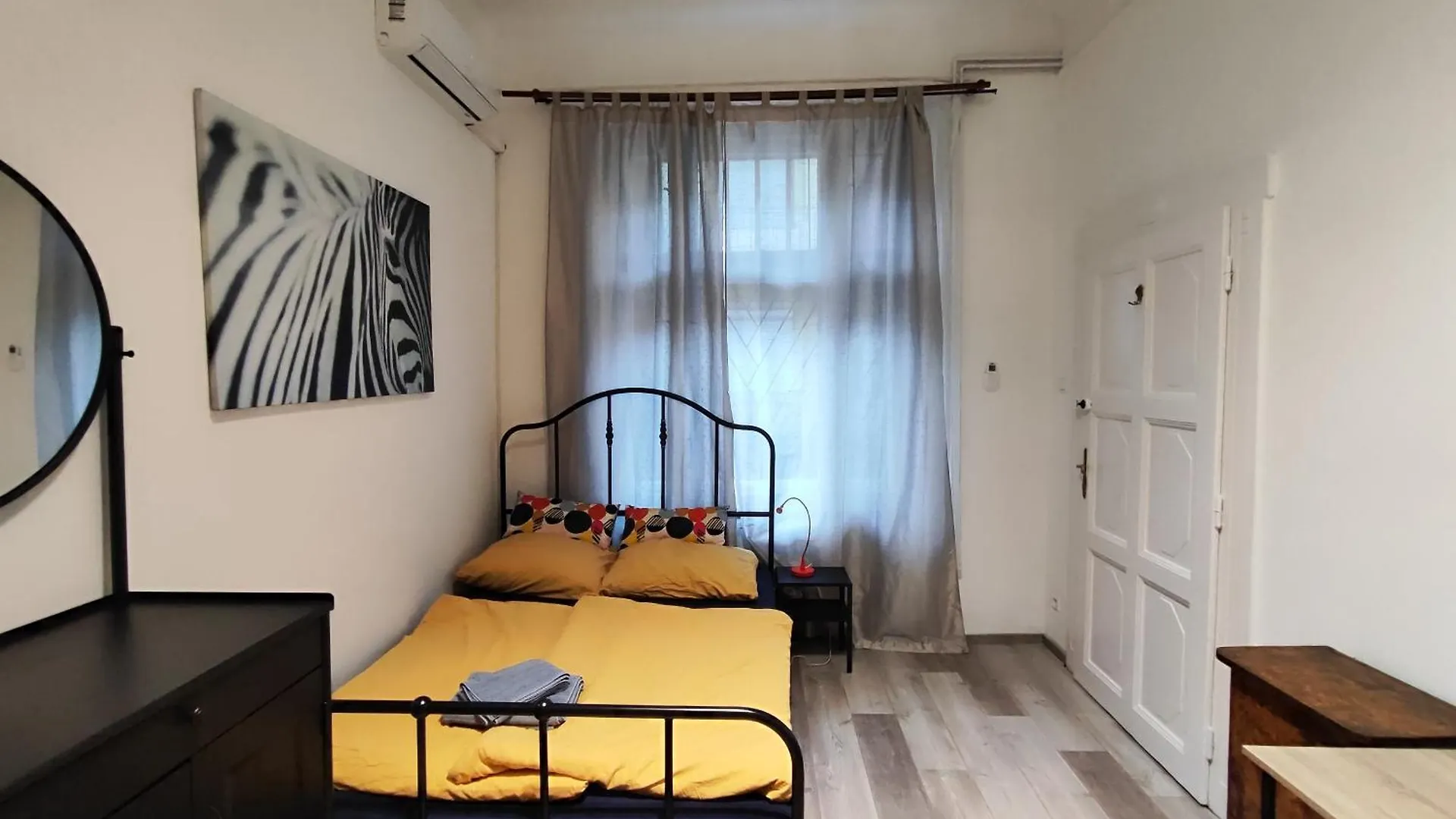 Charmhub Budapest: Your Stylish Sanctuary In The Heart Of The City Gasthuis Boedapest