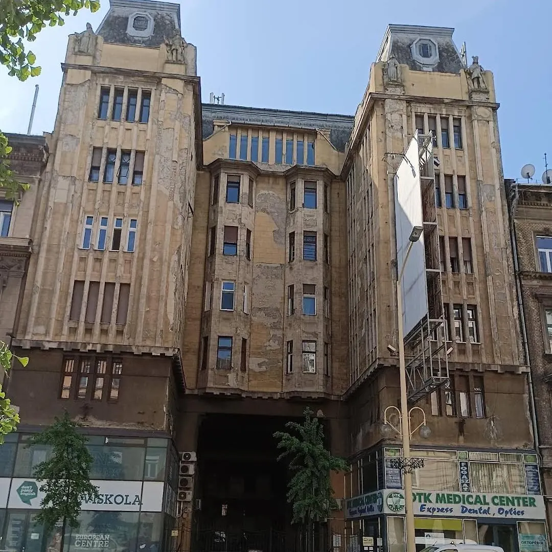 Charmhub Budapest: Your Stylish Sanctuary In The Heart Of The City 0*, Βουδαπέστη